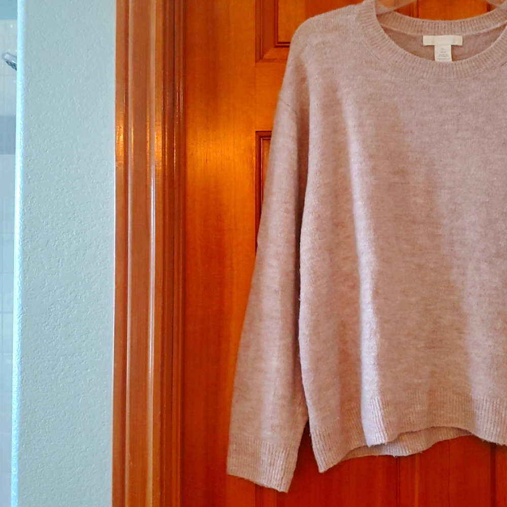 H&M Soft Beige Sweater - Picture 6 of 7